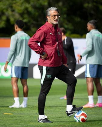 FIFA World Cup, WM, Weltmeisterschaft, Fussball 2026 - Switzerland training session Switzerland s head coach Murat Yakin during a training session one day ahead of the FIFA World Cup round of 32 match between Switzerland and Algeria at the National Soccer Development Centre in Vancouver, Canada, 01 July 2026. VANCOUVER Canada  Copyright: xPETERxKLAUNZERx