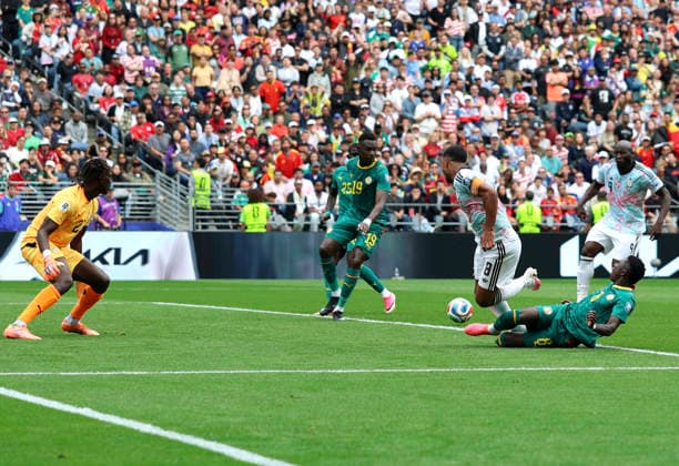 (260702) -- SEATTLE, July 2, 2026 -- Lamine Camara (bottom) of Senegal fouls Youri Tielemans (3rd R) of Belgium, leading to a penalty kick for Belgium during the round of 32 match between Belgium and Senegal at the 2026 FIFA World Cup, WM, Weltmeisterschaft, Fussball at Seattle Stadium in Seattle, the United States, July 1, 2026. ) (SP)U.S.-SEATTLE-FOOTBALL-FIFA WORLD CUP-ROUND OF 32-BEL VS SEN BaixXuefei 