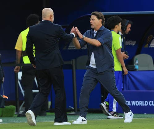 SANTA CLARA, CALIFORNIA - JULY 1: United States Head Coach Mauricio Pochettino shakes hands with Bosnia and Herzegovina Head Coach Sergej Barbarez after the FIFA World Cup, WM, Weltmeisterschaft, Fussball 2026 Round Of 32 match between USA and Bosnia and Herzegovina at San Francisco Bay Area Stadium on July 1, 2026 in Santa Clara, United States.  Copyright: xMBxMediax