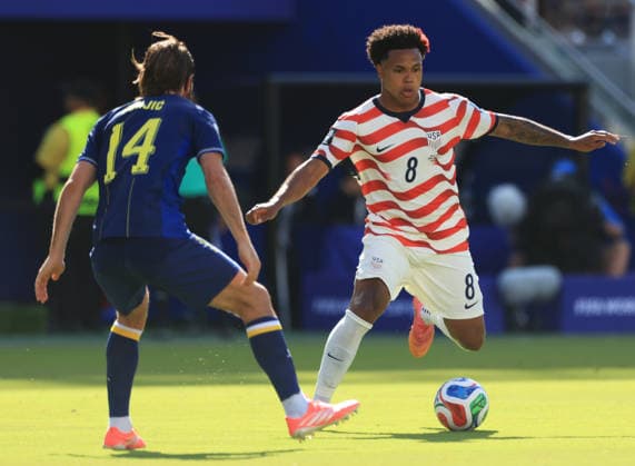 SANTA CLARA, CALIFORNIA - JULY 1: Weston McKennie of United States in possession during the FIFA World Cup, WM, Weltmeisterschaft, Fussball 2026 Round Of 32 match between USA and Bosnia and Herzegovina at San Francisco Bay Area Stadium on July 1, 2026 in Santa Clara, United States.  Copyright: xMBxMediax