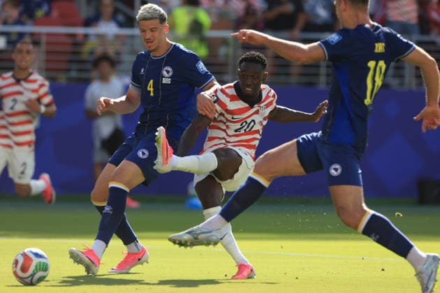 SANTA CLARA, CALIFORNIA - JULY 1: Folarin Balogun of United States scores his teams first goal during the FIFA World Cup, WM, Weltmeisterschaft, Fussball 2026 Round Of 32 match between USA and Bosnia and Herzegovina at San Francisco Bay Area Stadium on July 1, 2026 in Santa Clara, United States.  Copyright: xMBxMediax