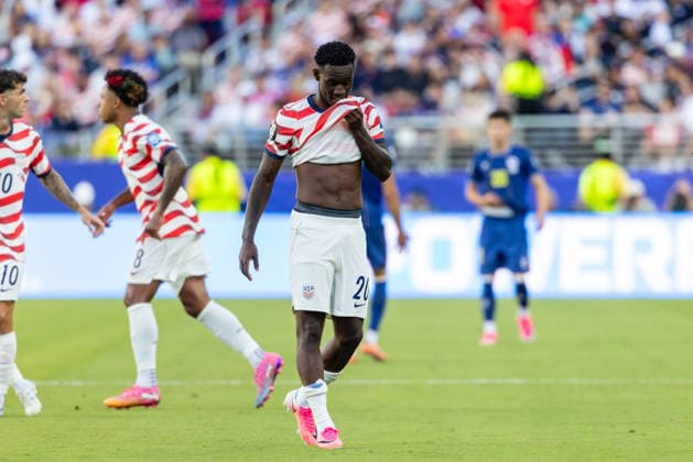 SANTA CLARA, CA - JULY 01: Folarin Balogun 20 of United States of America reacts after receiving a red card during the FIFA World Cup, WM, Weltmeisterschaft, Fussball 2026 Round of 32 match between United States of America and Bosnia and Herzegovina on July 1, 2026 at San Francisco Bay Area Stadium in Santa Clara, CA. (Photo by Matthew Huang Icon Sportswire) SOCCER: JUL 01 FIFA World Cup 26 Round of 32 - USA v Bosnia and Herzegovina EDITORIAL USE ONLY Icon260701033