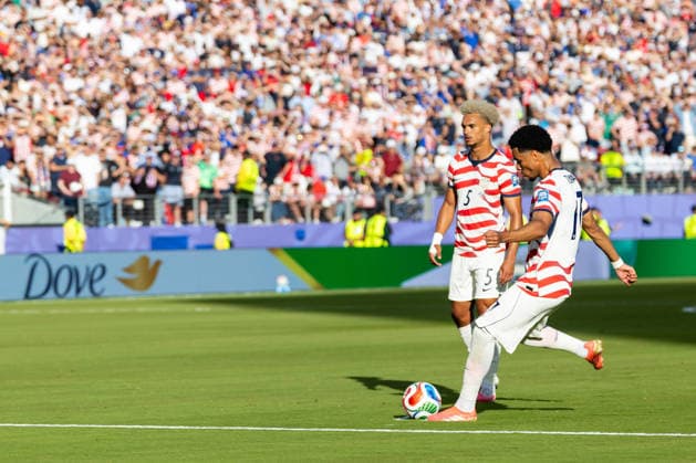SANTA CLARA, CA - JULY 01: Malik Tillman 17 of United States of America scores a goal during the FIFA World Cup, WM, Weltmeisterschaft, Fussball 2026 Round of 32 match between United States of America and Bosnia and Herzegovina on July 1, 2026 at San Francisco Bay Area Stadium in Santa Clara, CA. (Photo by Matthew Huang Icon Sportswire) SOCCER: JUL 01 FIFA World Cup 26 Round of 32 - USA v Bosnia and Herzegovina EDITORIAL USE ONLY Icon260701041