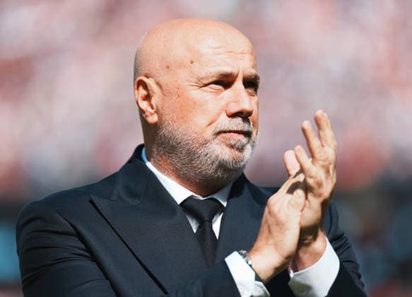 (260702) -- SAN FRANCISCO, July 2, 2026 -- Head coach Sergej Barbarez of Bosnia and Herzegovina is seen before the round of 32 match between the United States and Bosnia and Herzegovina at the 2026 FIFA World Cup, WM, Weltmeisterschaft, Fussball at San Francisco Bay Area Stadium in San Francisco, the United States, July 1, 2026. ) (SP)U.S.-SAN FRANCISCO-FOOTBALL-FIFA WORLD CUP-ROUND OF 32-USA VS BIH XuxChang 