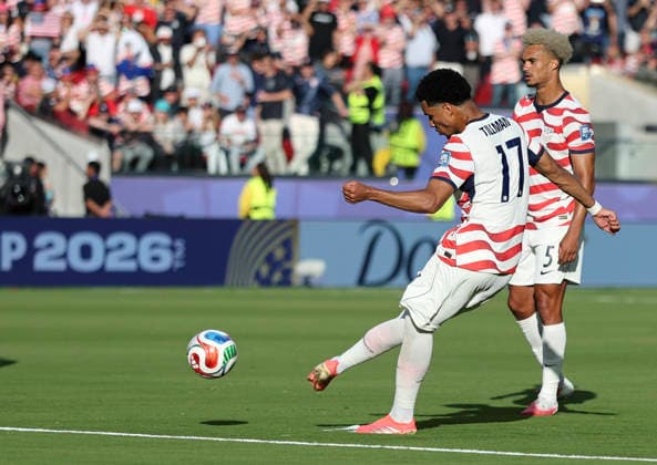 (260702) -- SAN FRANCISCO, July 2, 2026 -- Malik Tillman (L) of the United States scores on a free kick during the round of 32 match between the United States and Bosnia and Herzegovina at the 2026 FIFA World Cup, WM, Weltmeisterschaft, Fussball at San Francisco Bay Area Stadium in San Francisco, the United States, July 1, 2026. ) (SP)U.S.-SAN FRANCISCO-FOOTBALL-FIFA WORLD CUP-ROUND OF 32-USA VS BIH CaoxCan 