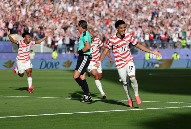 (260702) -- SAN FRANCISCO, July 2, 2026 -- Malik Tillman (1st R) of the United States celebrates after scoring on a free kick during the round of 32 match between the United States and Bosnia and Herzegovina at the 2026 FIFA World Cup, WM, Weltmeisterschaft, Fussball at San Francisco Bay Area Stadium in San Francisco, the United States, July 1, 2026. ) (SP)U.S.-SAN FRANCISCO-FOOTBALL-FIFA WORLD CUP-ROUND OF 32-USA VS BIH CaoxCan 