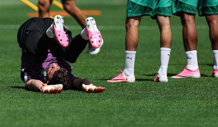 (260702) -- HOUSTON, July 2, 2026 -- Morocco s goalkeeper Munir El Kajoui attends a training session ahead of the round of 16 match between Canada and Morocco at the 2026 FIFA World Cup, WM, Weltmeisterschaft, Fussball in Houston, the United States, July 1, 2026. ) (SP)U.S.-HOUSTON-FOOTBALL-FIFA WORLD CUP-TRAINING-MOROCCO LixMing 
