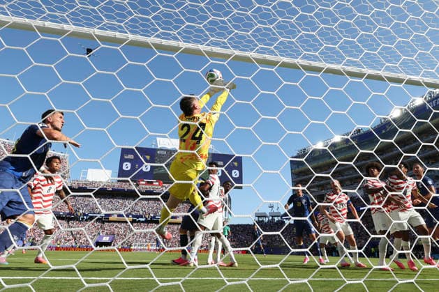 (260702) -- SAN FRANCISCO, July 2, 2026 -- Matt Freese (3rd L), goalkeeper of the United States, makes a save during the round of 32 match between the United States and Bosnia and Herzegovina at the 2026 FIFA World Cup, WM, Weltmeisterschaft, Fussball at San Francisco Bay Area Stadium in San Francisco, the United States, July 1, 2026. ) (SP)U.S.-SAN FRANCISCO-FOOTBALL-FIFA WORLD CUP-ROUND OF 32-USA VS BIH CaoxCan 