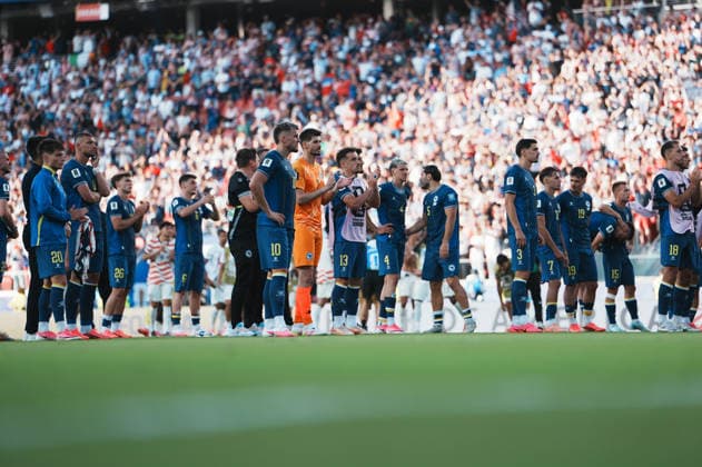 (260702) -- SAN FRANCISCO, July 2, 2026 -- Players of Bosnia and Herzegovina react after losing the round of 32 match between the United States and Bosnia and Herzegovina at the 2026 FIFA World Cup, WM, Weltmeisterschaft, Fussball at San Francisco Bay Area Stadium in San Francisco, the United States, July 1, 2026. ) (SP)U.S.-SAN FRANCISCO-FOOTBALL-FIFA WORLD CUP-ROUND OF 32-USA VS BIH XuxChang 