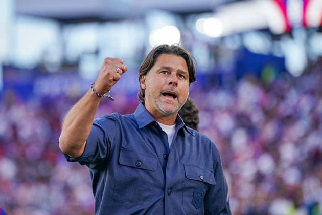 USA: Fußball FIFA World Cup, WM, Weltmeisterschaft, Fussball 2026, Sechzehntelfinale - USA vs Bosnien - Herzegowina im Levi™s Stadium (Santa Clara, San Francisco Bay Area, Kalifornien): Mauricio Pochettino (Trainer, USA) Freude, Emotionen, Jubel, Geste, Gestik, Emotion *** USA Soccer FIFA World Cup 2026, Round of 32: USA vs. Bosnia and Herzegovina at Levi’s™ Stadium in Santa Clara, San Francisco Bay Area, California; Mauricio Pochettino, coach, USA; joy, emotions, cheering, gesture, body language, emotion Copyright: xJOERANxSTEINSIEKx