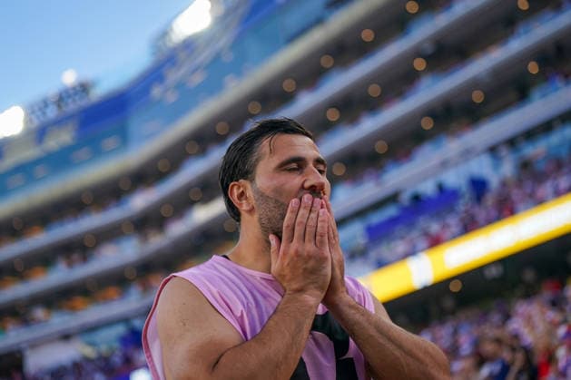 USA: Fußball FIFA World Cup, WM, Weltmeisterschaft, Fussball 2026, Sechzehntelfinale - USA vs Bosnien - Herzegowina im Levi™s Stadium (Santa Clara, San Francisco Bay Area, Kalifornien): Sead KolaÅ¡inac Sead Kolasinac (Bosnien und Herzegowina 5) Enttäuschung, Trauer, Niederlage, Ausgeschieden, Mimik *** USA Soccer FIFA World Cup 2026, Round of 32: USA vs. Bosnia and Herzegovina at Levi’s Stadium in Santa Clara, San Francisco Bay Area, California; Sead Kolaöinac; Bosnia and Herzegovina 5; Disappointment, Sadness, Defeat, Eliminated, Facial Expressions Copyright: xJOERANxSTEINSIEKx