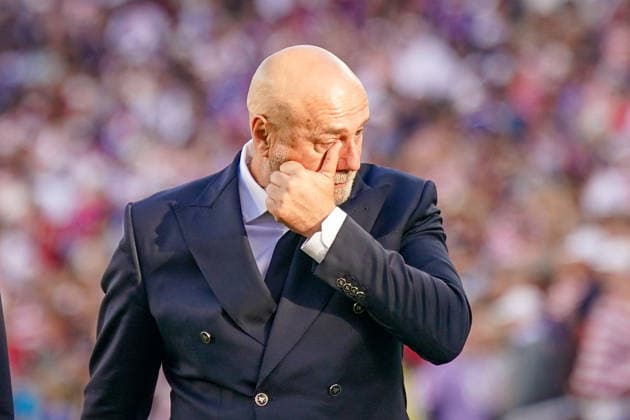 USA: Fußball FIFA World Cup, WM, Weltmeisterschaft, Fussball 2026, Sechzehntelfinale - USA vs Bosnien - Herzegowina im Levi™s Stadium (Santa Clara, San Francisco Bay Area, Kalifornien): Sergej Barbarez (Trainer Bosnien und Herzegowina) Enttäuschung, Trauer, Niederlage, Ausgeschieden, Mimik, Tränen *** USA Soccer FIFA World Cup 2026, Round of 32: USA vs. Bosnia and Herzegovina at Levi’s Stadium in Santa Clara, San Francisco Bay Area, California; Sergej Barbarez, coach of Bosnia and Herzegovina; disappointment, sadness, defeat, elimination, facial expressions, tears Copyright: xJOERANxSTEINSIEKx