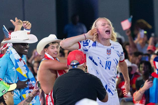 July 1, 2026, Dallas, Texas, USA: Fans watch a round of 32 game between the United States and Bosnia and Herzegovina at the FIFA Fest in Dallas, Texas. The United States moves on to the round of 16 after defeating Bosnia and Herzegovina, 2-0. World Cup 2026: Watch Party: USA Vs Bosnia And Herzegovina  - ZUMAh193 20260701_zsp_h193_015 Copyright: xDanielxMcGregor-Huyerx