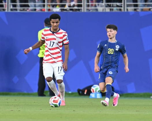 USA vs Bosnia and Herzegovina - FIFA World Cup, WM, Weltmeisterschaft, Fussball 2026 - Round 32 SANTA CLARA, CALIFORNIA - JULY 1: Malik Tillman of USA in action against Jaroslav Zeleny of team Bosnia Herzegovina during the 2026 FIFA World Cup Round 32 match between USA vs Bosnia and Herzegovina at the San Francisco Bay Area Stadium (Levi s Stadium) in Santa Clara, California, United States on July 1, 2026. Tayfun Coskun Anadolu California United States. Editorial use only. Please get in touch for any other usage.  Copyright: x2026xAnadoluxTayfunxCoskunx