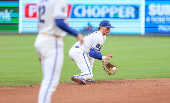 JULY 1, 2026: Kansas City Royals shortstop Bobby Witt Jr. (7) fields a ground ball against the Tampa Bay Rays at Kauffman Stadium in Kansas City, MO. CSM MLB, Baseball Herren, USA 2026: Rays Vs Royals Jul 1st  - ZUMAc04_ 20260701_zma_c04_018 Copyright: xRomanxPunox