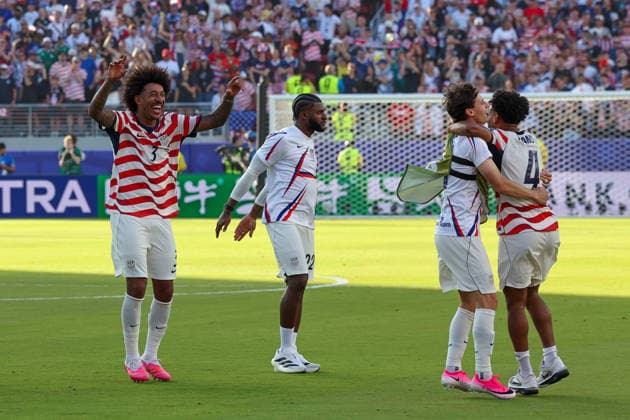 July 1, 2026, Santa Clara, California, USA: Chris Richards (3) of United States of America, Mark McKenzie (22) of United States of America, Brenden Aaronson (11) of United States of America and Tyler Adams (4) of United States of America celebrate together after the FIFA World Cup, WM, Weltmeisterschaft, Fussball 2026 Round of 32 match between USA and Bosnia and Herzegovina Soccer 2026: USA 2:0 Bosnia And Herzegovina.  - ZUMAa257 20260701_zsp_a257_048 Copyright: xChrisxArjoonx