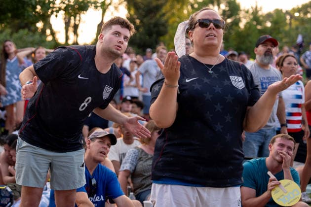 July 1, 2026, Nashville, Tennessee, USA: Fans react while watching a broadcast of the FIFA World Cup, WM, Weltmeisterschaft, Fussball Round of 32 match between the USA and Bosnia during a watch party at Geodis Park. FIFA World Cup Reaction: USA VS. Bosnia  - ZUMAh237 20260701_zsp_h237_007 Copyright: xCamdenxHallx