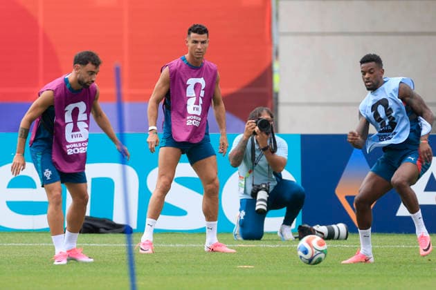 Portugal players participate in a training session as preparation for the match against Croatia in the round of 32 of the 2026 FIFA World Cup, WM, Weltmeisterschaft, Fussball in Toronto, Canada, 01 July 2026 . Portugal national team, Nationalteam training ACHTUNG: NUR REDAKTIONELLE NUTZUNG  Copyright: xBienvenidoxVelascox GR4014 20260701-55020770721_1 Portugal national team training !ACHTUNG: NUR REDAKTIONELLE NUTZUNG!  Copyright: xIMAGO BienvenidoxVelascox imago images 0860530292 0860530292st