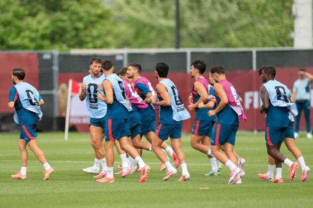 Portugal players participate in a training session as preparation for the match against Croatia in the round of 32 of the 2026 FIFA World Cup, WM, Weltmeisterschaft, Fussball in Toronto, Canada, 01 July 2026 . Portugal national team, Nationalteam training !ACHTUNG: NUR REDAKTIONELLE NUTZUNG!  Copyright: xBienvenidoxVelascox GR4027 0860530464st