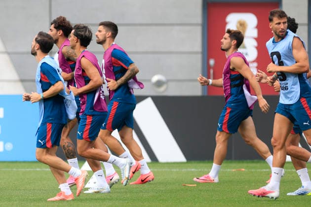 Portugal players participate in a training session as preparation for the match against Croatia in the round of 32 of the 2026 FIFA World Cup, WM, Weltmeisterschaft, Fussball in Toronto, Canada, 01 July 2026 . Portugal national team, Nationalteam training !ACHTUNG: NUR REDAKTIONELLE NUTZUNG!  Copyright: xBienvenidoxVelascox GR4025 0860530465st