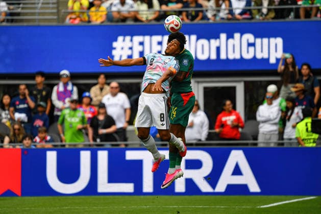 July 01, 2026: Belgium midfielder Youri Tielemans (8) heads the ball ahead of Senegal defender Ismail Jakobs (14) during the FIFA World Cup, WM, Weltmeisterschaft, Fussball knockout round of 32 match between Belgium and Senegal in Seattle, WA.Belgium defeated Senegal 3-2 on a penalty kick near the end of the second overtime period. CSM Seattle United States - ZUMAc04_ 20260701_zma_c04_076 Copyright: xStevexFaberx