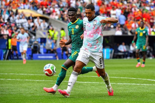 July 01, 2026: Belgium midfielder Youri Tielemans (8) and Senegal midfielder Lamine Camara (8) compete for the ball during the FIFA World Cup, WM, Weltmeisterschaft, Fussball knockout round of 32 match between Belgium and Senegal in Seattle, WA.Belgium defeated Senegal 3-2 on a penalty kick near the end of the second overtime period. CSM Seattle United States - ZUMAc04_ 20260701_zma_c04_072 Copyright: xStevexFaberx