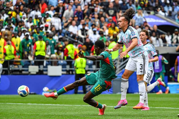 July 01, 2026: Senegal midfielder IsmaoÂ¯la Sarr (18) kicks a goal in front of Belgium defender Arthur Theate (3) during the 51st minute of the FIFA World Cup, WM, Weltmeisterschaft, Fussball knockout round of 32 match between Belgium and Senegal in Seattle, WA.Belgium defeated Senegal 3-2 on a penalty kick near the end of the second overtime period. CSM Seattle United States - ZUMAc04_ 20260701_zma_c04_073 Copyright: xStevexFaberx