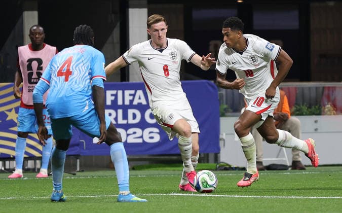 Football - FIFA World Cup, WM, Weltmeisterschaft, Fussball 2026 - England v DR Congo, Atlanta, USA. Elliot Anderson of England (C) in action during the FIFA World Cup 2026 soccer match between England and DR Congo at Atlanta Stadium, in Atlanta, Georgia, USA, on July 01, 2026. Atlanta United States  Copyright: xMatrixxImagesx xLynnexGleesonx