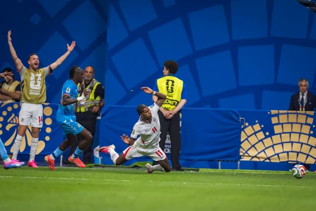 July 1, 2026, Atlanta, Georgia, USA: England forward Marcus Rashford (11) fights for the ball against DR Congo during their World Cup: Round of 32 match at Atlanta Stadium in Atlanta, Georgia. England wins the game, 2:1 in regulation play. Atlanta USA - ZUMAa161 20260701_aaa_a161_615 Copyright: xWalterxArcex xGMGx