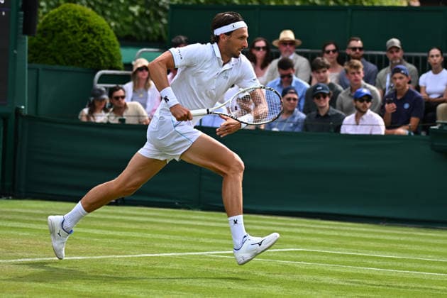 2026 Wimbledon - Arthur Rinderknech Arthur Rinderknech (FRA) during his second round match at the 2025 Wimbledon Tennis Championships at the AELTC in London, GREAT BRITAIN, on JULY 1, 2026. Photo by Corinne Dubreuil ABACAPRESS.COM London  Copyright: xDubreuilxCorinne ABACAx