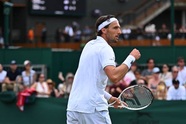 2026 Wimbledon - Arthur Rinderknech Arthur Rinderknech (FRA) during his second round match at the 2025 Wimbledon Tennis Championships at the AELTC in London, GREAT BRITAIN, on JULY 1, 2026. Photo by Corinne Dubreuil ABACAPRESS.COM London  Copyright: xDubreuilxCorinne ABACAx
