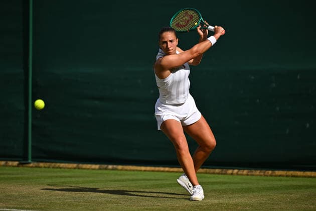 2026 Wimbledon - Diane Parry Diane Parry (FRA) during her second round match at the 2025 Wimbledon Tennis Championships at the AELTC in London, GREAT BRITAIN, on JULY 1, 2026. Photo by Corinne Dubreuil ABACAPRESS.COM London  Copyright: xDubreuilxCorinne ABACAx