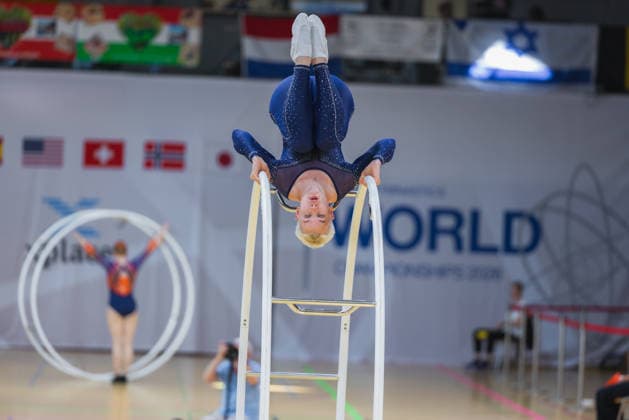 Wheel Gymnastics World Championships 2026 Rhönrad Weltmeisterschaft 2026 in der Sparkassen Arena Göttingen. Deutschland, Göttingen am 01. Juli 2026: Tag eins der Weltmeisterschaft in Rhönrad mit über 250 Athletinnen und Athleten aus 17 Nationen. Selina Memeti aus Österreich beim Gym Wheel Senior All Around Semi-Finals Woman ( Frauen Halbfinal der Rhönrad turnen) in der Geradeturnen Disziplin (Straight-line). *** 2026 World Championships in Wheel Gymnastics: 2026 Rhönrad World Championships at the Sparkassen Arena in Göttingen, Germany, Göttingen on July 1, 2026—Day one of the Rhönrad World Championships with over 250 athletes from 17 nations. Selina Memeti from Austria in the Gym Wheel Senior All-Around Semifinals—Women’s Rhönrad Gymnastics Semifinals in the Straight Gymnastics discipline line