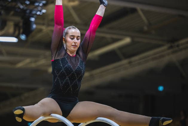 Wheel Gymnastics World Championships 2026 Rhönrad Weltmeisterschaft 2026 in der Sparkassen Arena Göttingen. Deutschland, Göttingen am 01. Juli 2026: Tag eins der Weltmeisterschaft in Rhönrad mit über 250 Athletinnen und Athleten aus 17 Nationen. Ayalla Arbel Segev aus Israel beim Gym Wheel Senior All Around Semi-Finals Woman (Frauen Halbfinal der Rhönrad turnen) in der Geradeturnen Disziplin (Straight-line). *** 2026 World Championships in Gymnastics on the Rhönrad at the Sparkassen Arena in Göttingen, Germany, Göttingen on July 1, 2026—Day one of the World Championships in wheel gymnastics with over 250 athletes from 17 nations. Ayalla Arbel Segev from Israel in the Gym Wheel Senior All-Around Semifinals—Women’s Wheel Gymnastics Straight Line discipline: Straight line