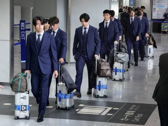 Football: 2026 World Cup Japan men s football team members arrive at Narita airport near Tokyo on July 2, 2026, after competing in the World Cup finals where they were defeated by Brazil in a round of 32 match.  A14AA0005621209P
