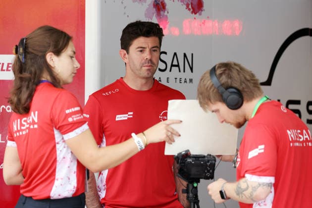 Norman Nato (FRA) Nissan bei einem Social Media Videodreh in der Boxengasse, FIA Formel E Weltmeisterschaft Saison 12, Shanghai E- Prix, China, 02.07.2026, Shanghai International Circuit *** Norman Nato FRA Nissan during a social media video shoot in the pit lane, FIA Formula E World Championship Season 12, Shanghai E-Prix, China, July 2, 2026, Shanghai International Circuit