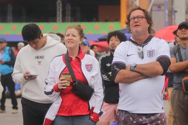 England v Congo DR FIFA Fan Fest- FIFA World Cup, WM, Weltmeisterschaft, Fussball A Fan of England national team, Nationalteam watching the FIFA World Cup round of 32 match between England and Democratic Republic of the Congo on the giant screen at the FIFA World Cup Fan Fest. on July 1, 2026, in Mexico City, Mexico. Mexico City CDMX Mexico Copyright: xCarlosxSantiagox