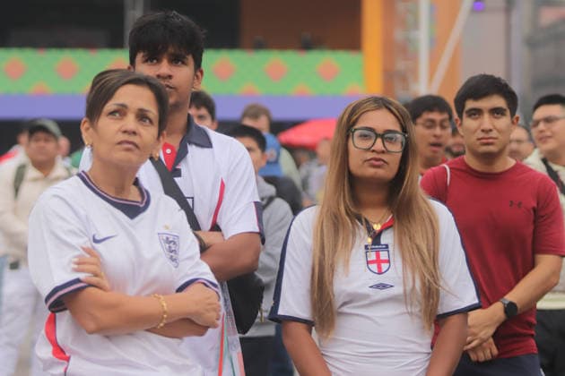 England v Congo DR FIFA Fan Fest- FIFA World Cup, WM, Weltmeisterschaft, Fussball A Fan of England national team, Nationalteam watching the FIFA World Cup round of 32 match between England and Democratic Republic of the Congo on the giant screen at the FIFA World Cup Fan Fest. on July 1, 2026, in Mexico City, Mexico. Mexico City CDMX Mexico Copyright: xCarlosxSantiagox