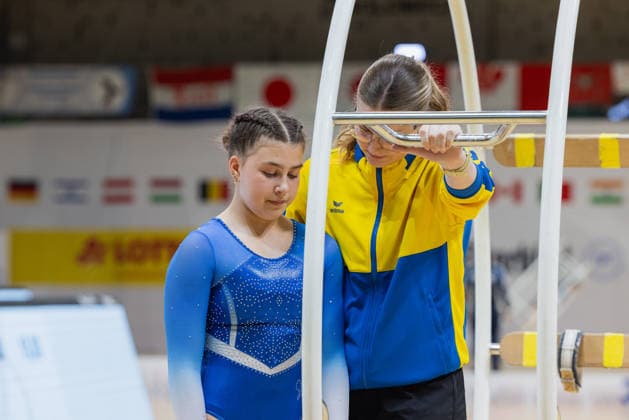 Wheel Gymnastics World Championships 2026 Rhönrad Weltmeisterschaft 2026 in der Sparkassen Arena Göttingen. Tag 02. Deutschland, Göttingen am 02. Juli 2026: Tag Zwei der Weltmeisterschaft in Rhönrad mit über 250 Athletinnen und Athleten aus 17 Nationen. Sopie Babych aud der Ukraine in der Disziplin Geradeturnen (Straight-line). Nach einer Fall steht sie wieder auf und macht weiter. *** 2026 World Championships in Wheel Gymnastics: 2026 Rhönrad World Championships at the Sparkassen Arena in Göttingen, Day 2, Germany, Göttingen on July 2, 2026 Day two of the Rhönrad World Championships with over 250 athletes from 17 nations Sophie Babych from Ukraine in the straight-line discipline After a fall, she gets back up and continues