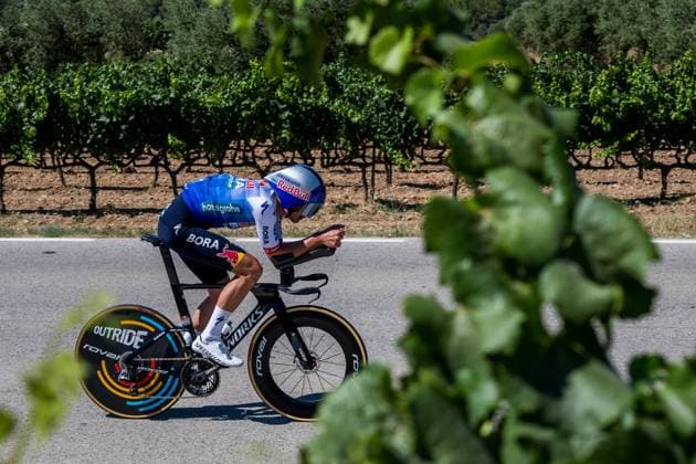German Florian Lipowitz of Red Bull-BORA-hansgrohe pictured in action during a training ahead of the 2026 Tour de France cycling race, Thursday 02 July 2026, in Barcelona, Spain. The 113th edition of the Tour de France starts on Saturday 4 July in Barcelona, Spain, and will finish in Paris, France on the 26th of July. JASPERxJACOBS  x180165454x