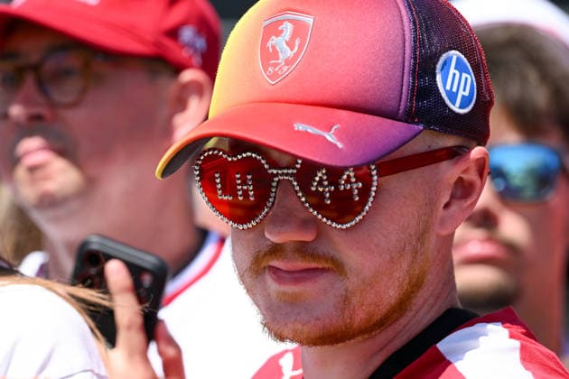 F1 Grand Prix of Great Britain - Previews A Ferrari fan wears sunglasses with LH 44 during the Formula 1 Pirelli British Grand Prix 2026 at Silverstone Circuit, Towcester, on July 2, 2026. Towcester Northants United Kingdom  Copyright: xMIxNewsx originalFilename:fletcher-formula1260702_npNj2.jpg