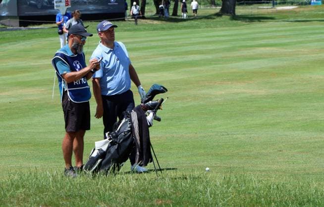 EICHENRIED, GERMANY - JULY 02: RITCHIE, JC (RSA) and caddy at the Round 1 of the BMW International Open, Eichenried, Germany, DP World TOUR, Round 1 on July 02, 2026 in Eichenried, Germany, BMW International Open, Eichenried, Germany, 02.07.2026 Bavaria Germany Copyright: xPhotographer:xNilsxKoepkex