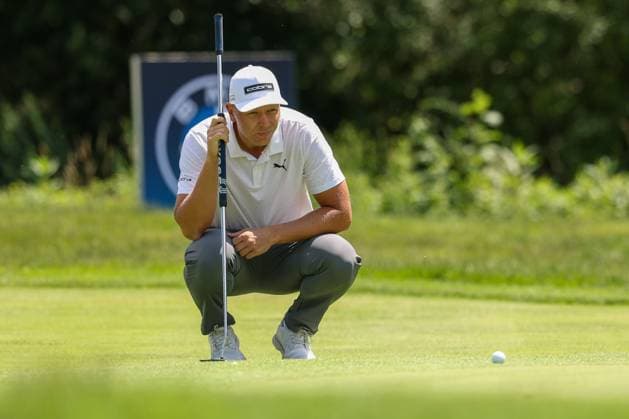 Matti Schmid (GER) beim lesen der Puttlinie, 37. BMW International Open 2026, Golf, DP World Tour, Herren, Runde 1, 02.07.2026 Eichenried Bayern Deutschland *** Matti Schmid (GER) reading the putt line, 37th BMW International Open 2026, Golf, DP World Tour, Men s, Round 1, July 2, 2026, Eichenried, Bavaria, Germany Copyright: xkolbert-press ChristianxKolbertx