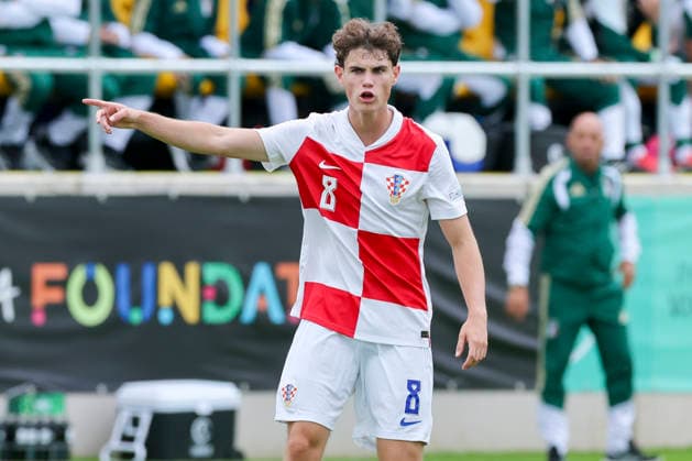 Tomas Bakovic (Croatia) gestikuliert, UEFA European Under-19 Championship 2026 Group B, Croatia v Italy, The Oval am 02. July 2026 in Caernarfon, Vereinigtes Königreich. (Foto von Marco Steinbrenner DeFodi Images) Tomas Bakovic (Croatia) gestures, UEFA European Under-19 Championship 2026 Group B, Croatia v Italy, The Oval, July 2, 2026 in Caernarfon, United Kingdom. (Photo by Marco Steinbrenner DeFodi Images) - *** Tomas Bakovic of Croatia gestures, 2026 UEFA European Under-19 Championship Group B, Croatia vs. Italy, The Oval on July 2, 2026, in Caernarfon, United Kingdom Photo by Marco Steinbrenner DeFodi Images Tomas Bakovic of Croatia gestures, UEFA European Under-19 Championship 2026 Group B, Croatia vs. Italy, The Oval, July 2, 2026, in Caernarfon, United Kingdom. Photo by Marco Steinbrenner, DeFodi Images