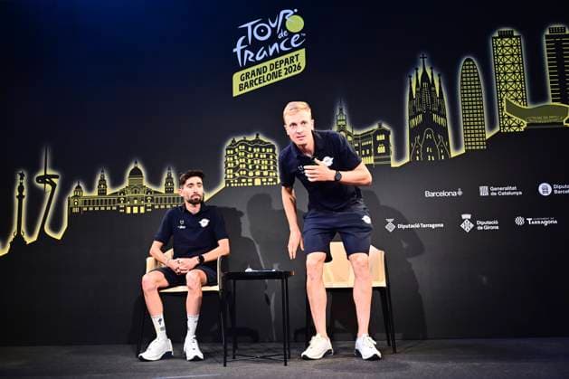 Tour de France 2026 Media Activities 02 07 2026 BARCELONA, SPAIN - JULY 02 : Paret-peintre Valentin (FRA) of Soudal Quick-Step and Merlier Tim (BEL) of Soudal Quick-Step speaking with the media during a press conference, PK, Pressekonferenz prior to the 113rd edition of Tour de France 2026, on July 2, 2026 in Barcelona, Spain, 02 07 2026 Barcelona Spain  Copyright: xPeterxDexVoechtx