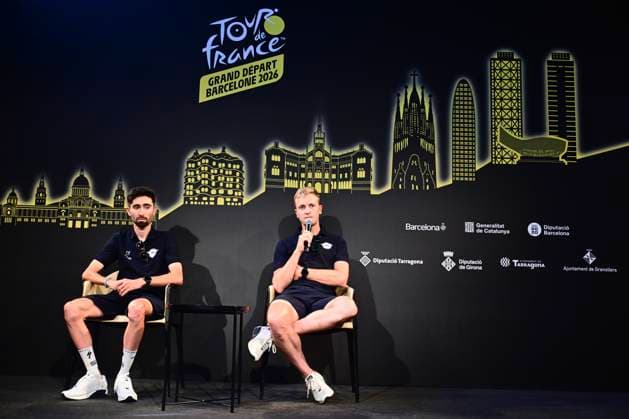Tour de France 2026 Media Activities 02 07 2026 BARCELONA, SPAIN - JULY 02 : Paret-peintre Valentin (FRA) of Soudal Quick-Step and Merlier Tim (BEL) of Soudal Quick-Step speaking with the media during a press conference, PK, Pressekonferenz prior to the 113rd edition of Tour de France 2026, on July 2, 2026 in Barcelona, Spain, 02 07 2026 Barcelona Spain  Copyright: xPeterxDexVoechtx