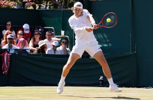 Belgian Zizou Bergs pictured in action during a tennis match against Portuguese Faria, in the second round of the Men s singles at the Wimbledon grand slam tennis tournament in London, Britain, Thursday 02 July 2026. BENOITxDOPPAGNE  x180181499x