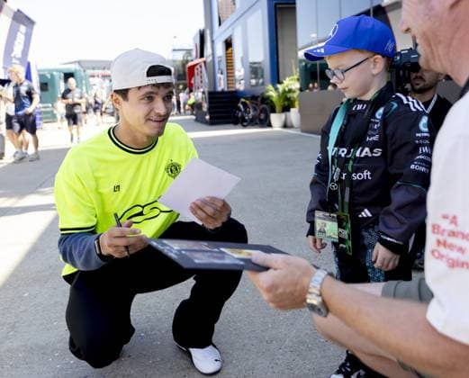 SILVERSTONE - Lando Norris (McLaren) arrives at the Silverstone circuit ahead of the British Grand Prix. SANDER KONING ANP xVIxANPxSportx xxANPxIVx 562621236 originalFilename: 562621236.jpg