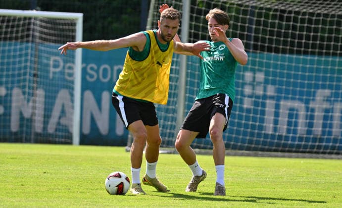 02.07.2026 - Fussball - 2. Bundesliga - Saison 2026 2027 - SpVgg Greuther Fürth Fuerth ( Kleeblatt ) - Training - - xwoxzix - Dennis Srbeny (7, SpVgg Greuther Fürth ) Gian Luca Gian-Luca Itter (27, SpVgg Greuther Fürth ) *** July 2, 2026 Soccer 2. Bundesliga 2026–2027 Season SpVgg Greuther Fürth (Füroth Kleeblatt) Training xwoxzix Dennis Srbeny 7, SpVgg Greuther Fürth Gian Luca Gian Luca Itter 27, SpVgg Greuther Fürth