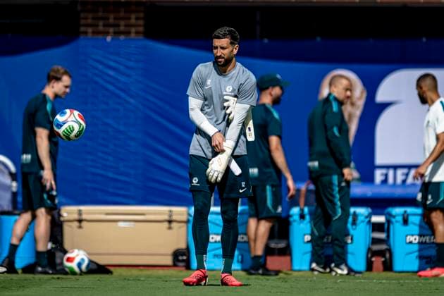DALLAS - Australian goalkeeper Izzo Paul during the 2026 World Cup, training with Australia at Washburne Soccer and Track Stadium on July 2, 2026, in Dallas, United States. (Photo by Stefan Koops EYE4IMAGES DeFodi Images) - *** DALLAS: Australian goalkeeper Izzo Paul during the 2026 World Cup, training with Australia at Washburne Soccer and Track Stadium on July 2, 2026, in Dallas, United States. Photo by Stefan Koops, EYE4IMAGES, DeFodi Images